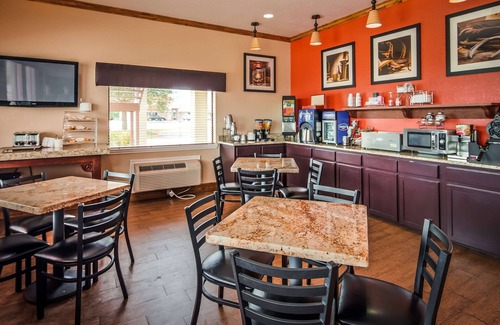 Floresville Hotel | SureStay Hotel by Best Western Floresville