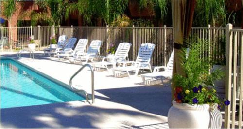 North Mountain Hotel | SureStay InnSuites Phoenix Hotel & Suites by Best Western