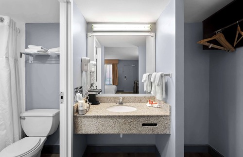 Wilmington Hotel | SureStay Plus Hotel by Best Western Brandywine Valley