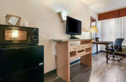 Tarboro Hotel | SureStay Plus Hotel by Best Western Tarboro