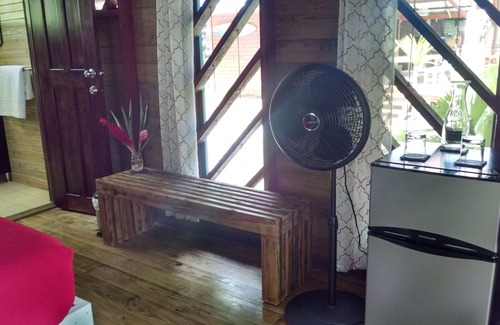 Bocas del Toro Cabin | Surf Break At Paunch: Enjoy The Surf And Tree House Views In Our Tree Cabin