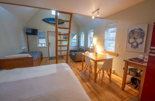 Ucluelet House | Surf Haven - Cabin in Ucluelet - Sleeps 5