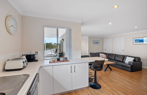 Dunsborough House | Surf's Up @ Cape Villas