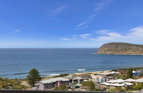 Copacabana House | Surf's Up @ Copa - Pool and Ocean Views