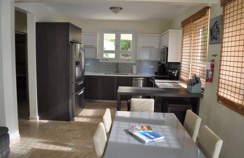 Puntas House | Surfing Privacy and Relaxation! Wi-Fi, full A/C!