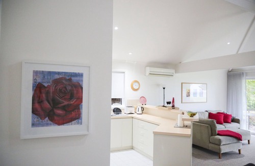 Port Lincoln House | Surfleet Holiday Unit~ the place that offers a little ‘beach-side’ getaway.