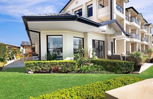 Ettalong Beach Apartment | SURFSIDE ETTALONG BEACH BEACHFRONT
