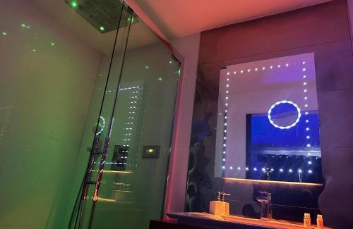 Faubourg-Raines Apartment | Surprise love, Mariage, fiançailles & Netflix & Park