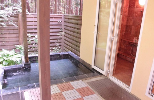 Fujikawaguchiko Hotel | Surrounded by the fresh air and the chirping of bi/Minamitsurugun Yamanashi