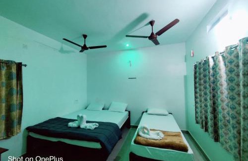 Gokarna Hotel | Surya cafe and stay sea view