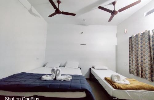 Gokarna Hotel | Surya cafe and stay sea view