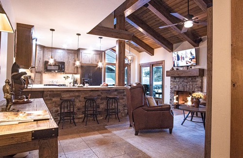 River Run Condo | SV154 - Walk to Lifts & Town - Hot Tub & Pool