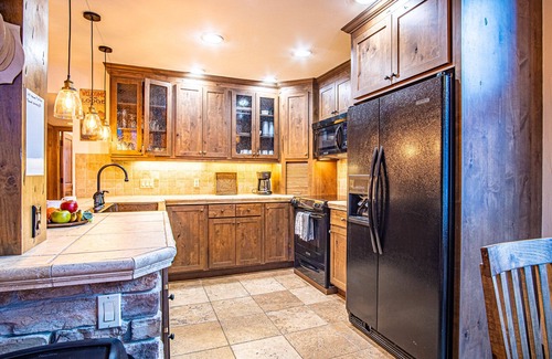 River Run Condo | SV154 - Walk to Lifts & Town - Hot Tub & Pool