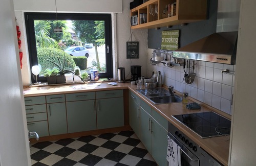 Burgsteinfurt House | Svens -Bungalow 140 sqmHoliday home up to 8 p/bungalow/palm garden and pool, 3DZ