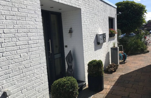 Burgsteinfurt House | Svens -Bungalow 140 sqmHoliday home up to 8 p/bungalow/palm garden and pool, 3DZ