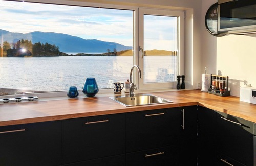 Flora House | Svortevik by Interhome