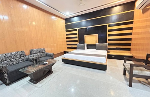 Hingana Hotel | SwagStay Hotel Rahul Palace Nagpur