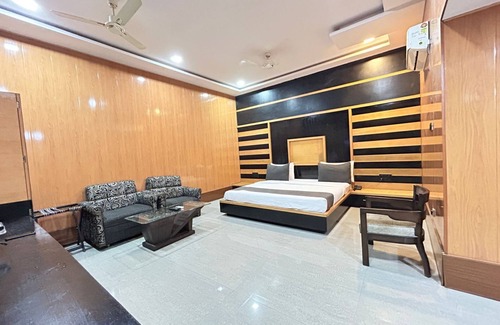 Hingana Hotel | SwagStay Hotel Rahul Palace Nagpur