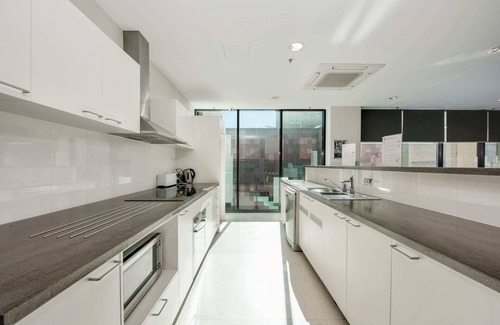 Adelaide Central Business District Apartment | Swainson on Synagogue