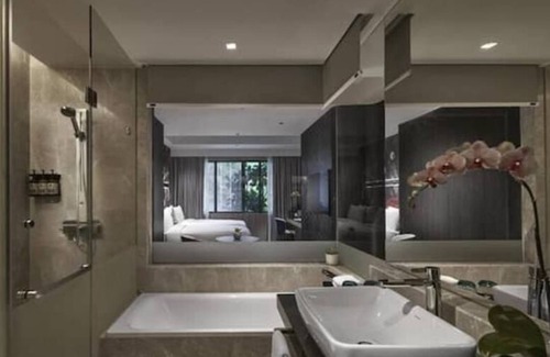Kuala Lumpur City Centre Hotel | Swank Upscale Collective Club Ste Bukit Bintang KL
