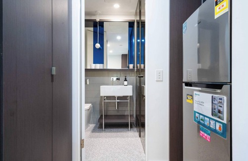 Carlton South Apartment | Swanston Central 3B Lv53 CBD in Free Tram Zone