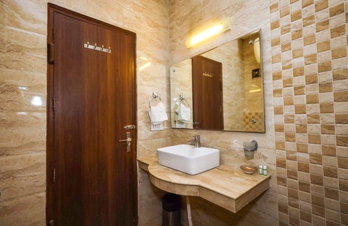 DLF City Hotel | Swasno By Rivlet