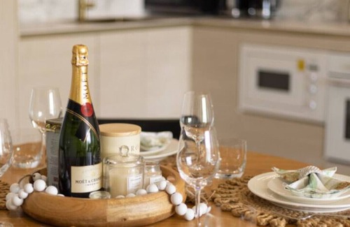 Southport Apartment | Sweeping Ocean view! Apt w/Capark & rooftop pool