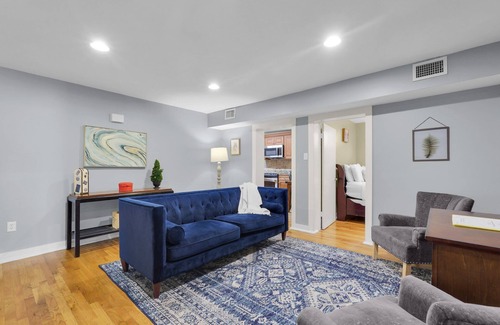 Historic Downtown Savannah Apartment | Sweet Garden Home on Jones Street Across From Clary's by Lucky Savannah