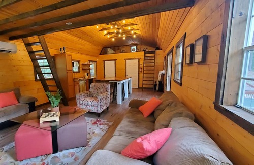 Woden Cabin | Sweet Serenity! Newly Built Cabin on 13 Acres. Pet Friendly!