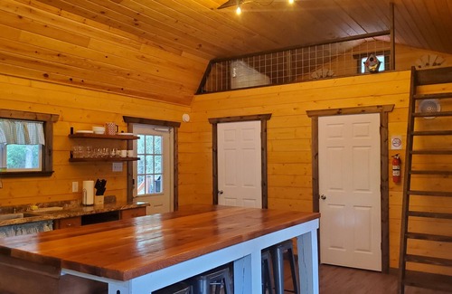 Woden Cabin | Sweet Serenity! Newly Built Cabin on 13 Acres. Pet Friendly!