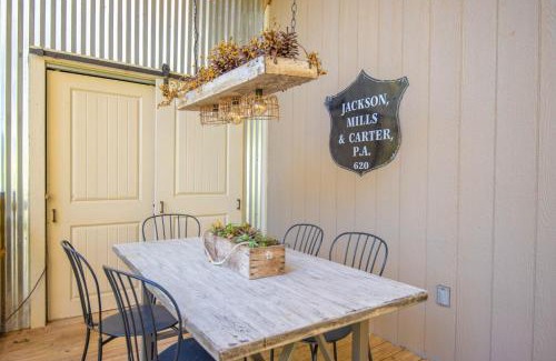 West Jefferson House | Sweetwater Cottage - Private Cottage Tucked in the Woods - WJ & Boone - River Access