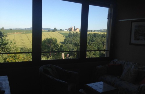 Crespellano House | Swimming pool and relax on the Bolognese hills between art, engines, great food