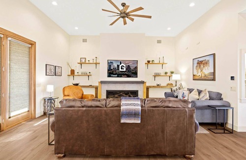 Georgetown House | Swimming Pool, Large Yard, New LOW 2024 Rates!