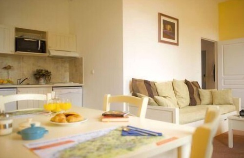 Maniquerville Apartment | Swimming pool, parking, tv, 20-25m², Etretat