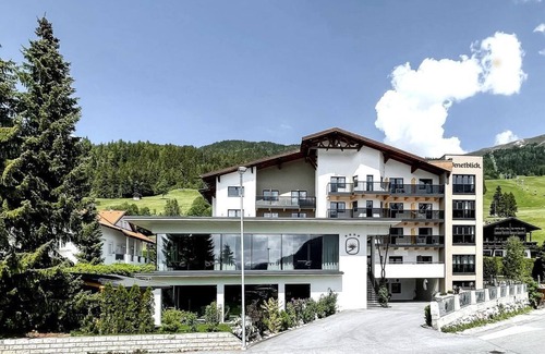 Jerzens House | Swiss stone pine suite barrier-free with AI - Hotel Venetblick GmbH