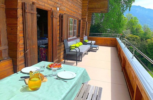 Aeschlen ob Gunten Apartment | SwissHut Stunning Views Alps & Lake - Chalet Emmit