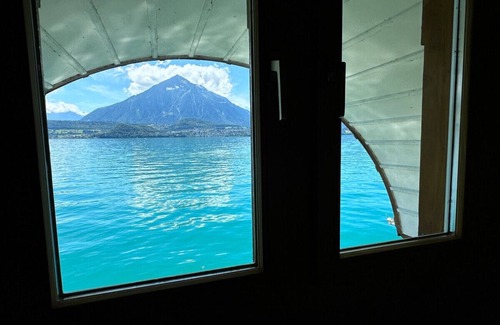 Sigriswil Apartment | SwissHut Stunning Views Alps & Lake - Chalet Monbijou