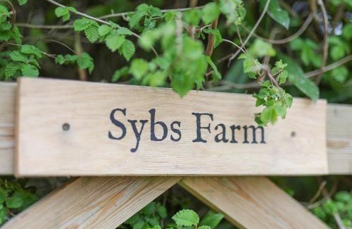Lickfold House | Sybs Farm Shepherds Hut