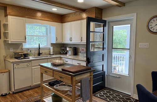 Ligonier House | Sycamore, Cozy get a way! Newly renovated on a private, streamside lot.