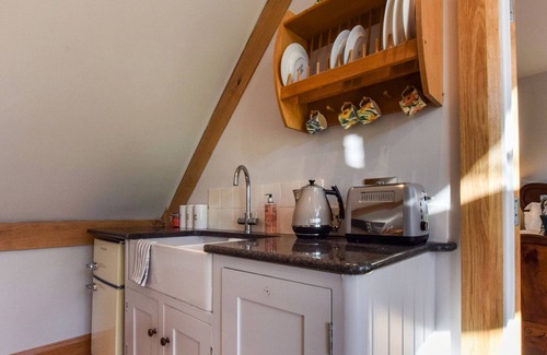 Bibury Apartment | Sycamore - sleeps 2 guests in 1 bedroom