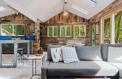 Guerneville Cabin | Sydney's Retreat: Stylish & Captivating Treetop Paradise! Quiet!HtTb/Pup/WiFi