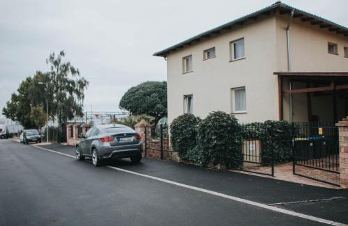 Szekszard House | SZÉP KERT VENDÉGHÁZ