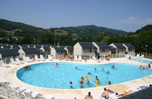 Saint-Geniez-d'Olt Apartment | T 2 Dans village vacances 3 * à Saint Geniez 2 piscines chauffée (43)