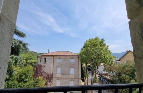 Lamalou-les-Bains Apartment | T2 apartments in charming villa 300m from the thermal baths