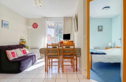 Luz-Saint-Sauveur Apartment | T2 cabine 6 pers à Luz, calme, parking, animaux OK - FR-1-402-13