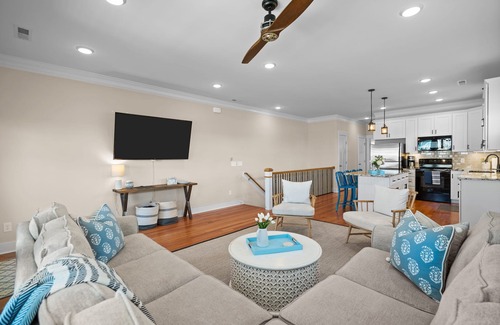 Wilmington Beach House | T2 Carolina Beach House (3 blocks from the beach)