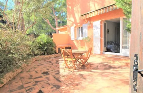 La Madrague Apartment | T2 - Large Terrace - Quiet - 350m from La Rainette Beach