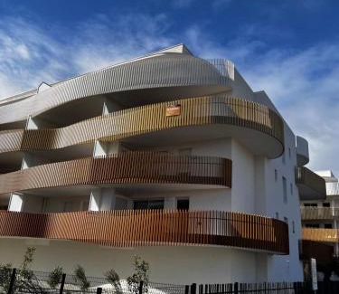 Serignan Apartment | T2 neuf + piscine, 5 mn à pied des plages