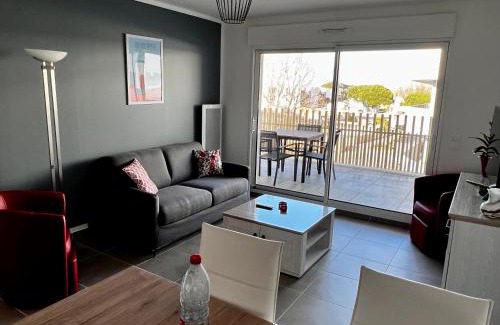 Serignan Apartment | T2 neuf + piscine, 5 mn à pied des plages