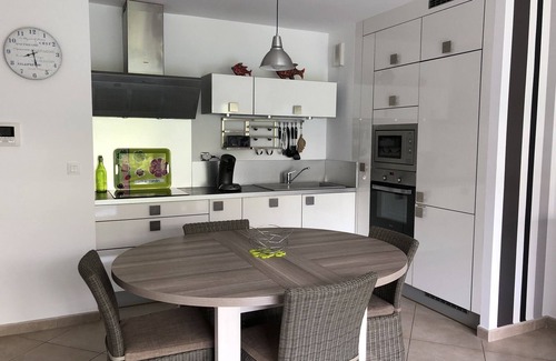 Calvi Apartment | T2 standing in quiet area. Magnificent mountain view.